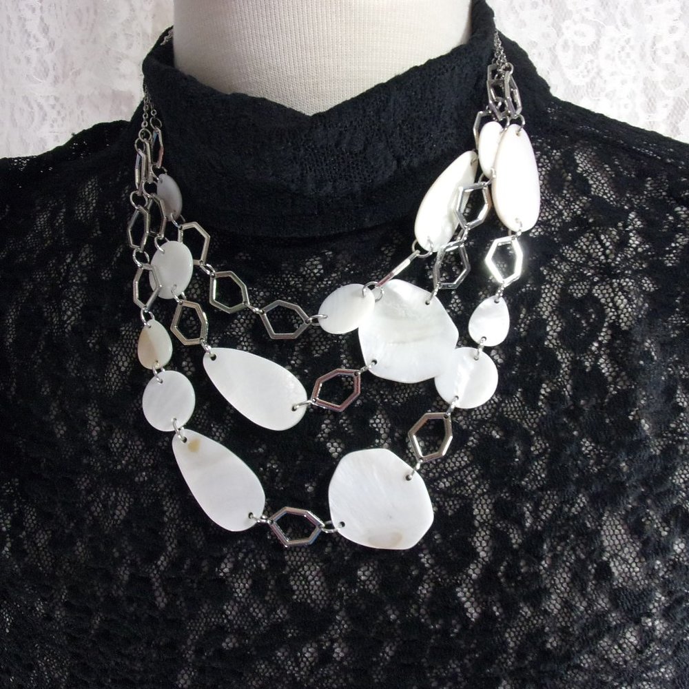 Peck & Peck Necklace Multi strand White shells NWOT